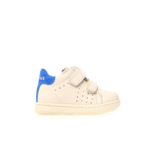 Load image into Gallery viewer, FALCOTTO ADAM BOYS FIRST WALKER SNEAKER VELCRO MILK AZURE
