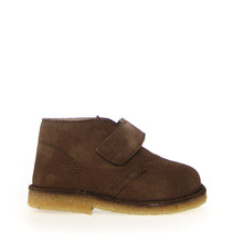 Load image into Gallery viewer, NATURINO CHOCO BOYS SUEDE DESERT BOOTS TOBACCO