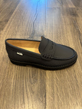 Load image into Gallery viewer, VENETTINI LONDON6 NAVY GUM UNISEX LOAFER

