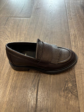 Load image into Gallery viewer, BLUBLONC HALIMA EMBOSSED BROWN CHUNKY LOAFER
