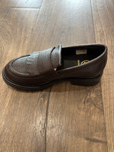Load image into Gallery viewer, BLUBLONC HALIMA EMBOSSED BROWN CHUNKY LOAFER
