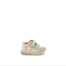 Load image into Gallery viewer, NATURINO KOLDE GIRLS FIRST WALKER SNEAKER MILK PLATINUM CIPRIA
