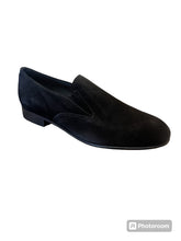 Load image into Gallery viewer, BEBERLIS 24019 BOYS SLIP ON SUEDE LOAFER BLACK
