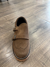 Load image into Gallery viewer, BLUBLONC HARPER BOYS TAUPE SUEDE WINGTIP MUNK STRAP DRESS SHOE
