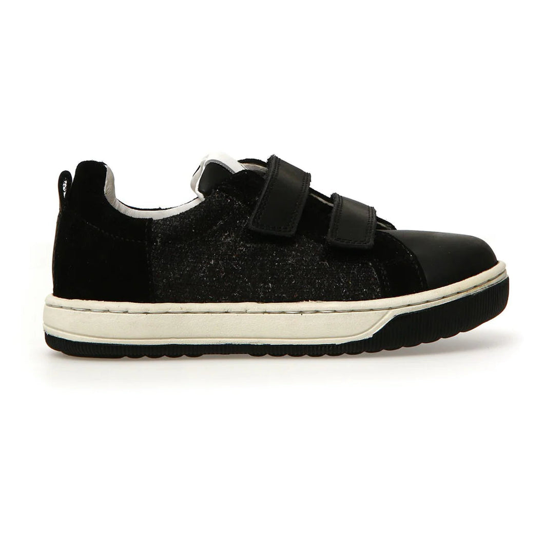 NATURINO CALEB BOYS BLACK  WHITE BOTTOM LEATHER VELCRO SNEAKER