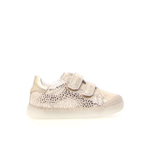 Load image into Gallery viewer, NATURINO EINDHOVEN GIRLS PLATINUM GOLD LEATHER VELCRO SNEAKER
